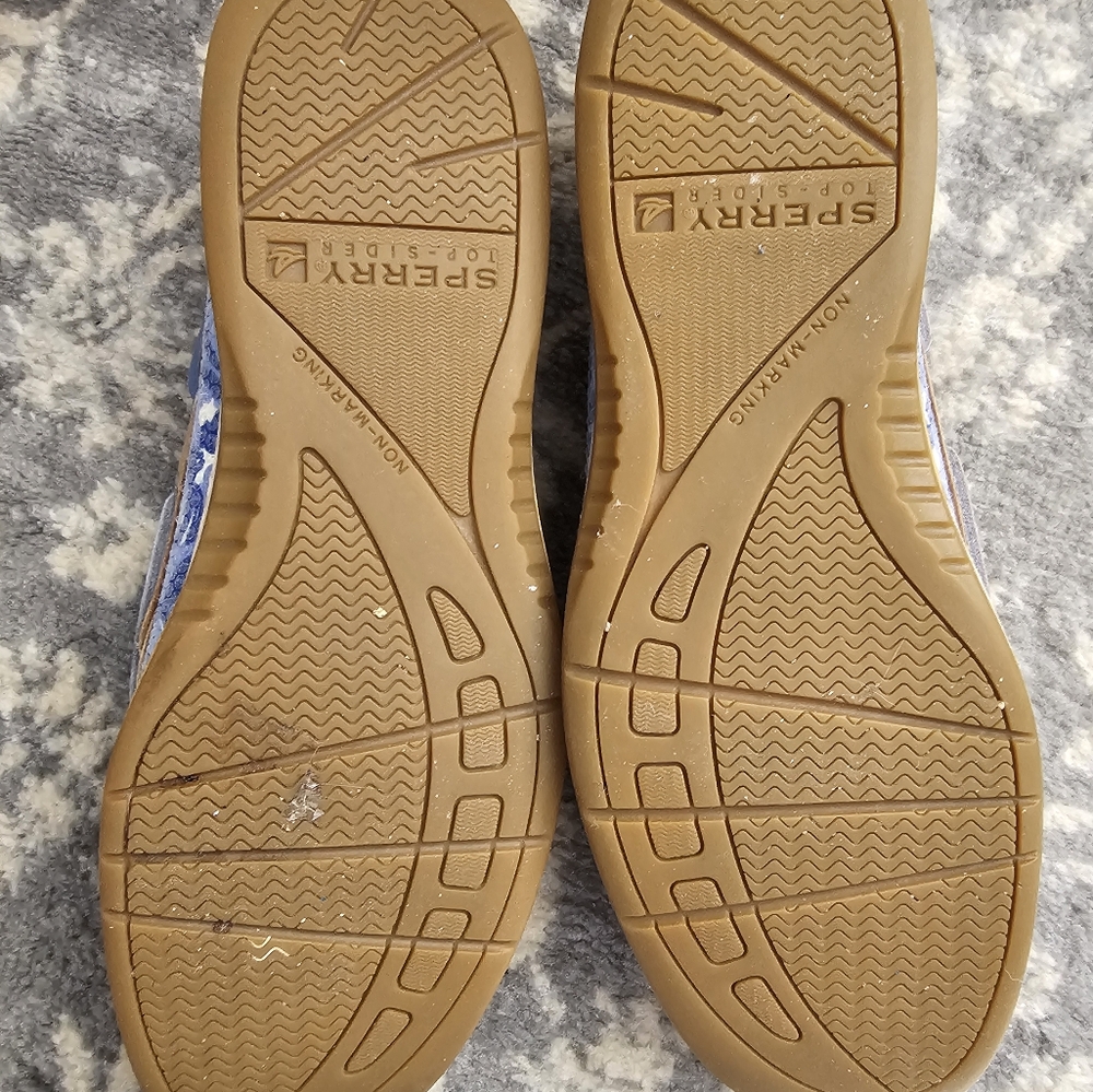 Shoes - Picture 3 of 5